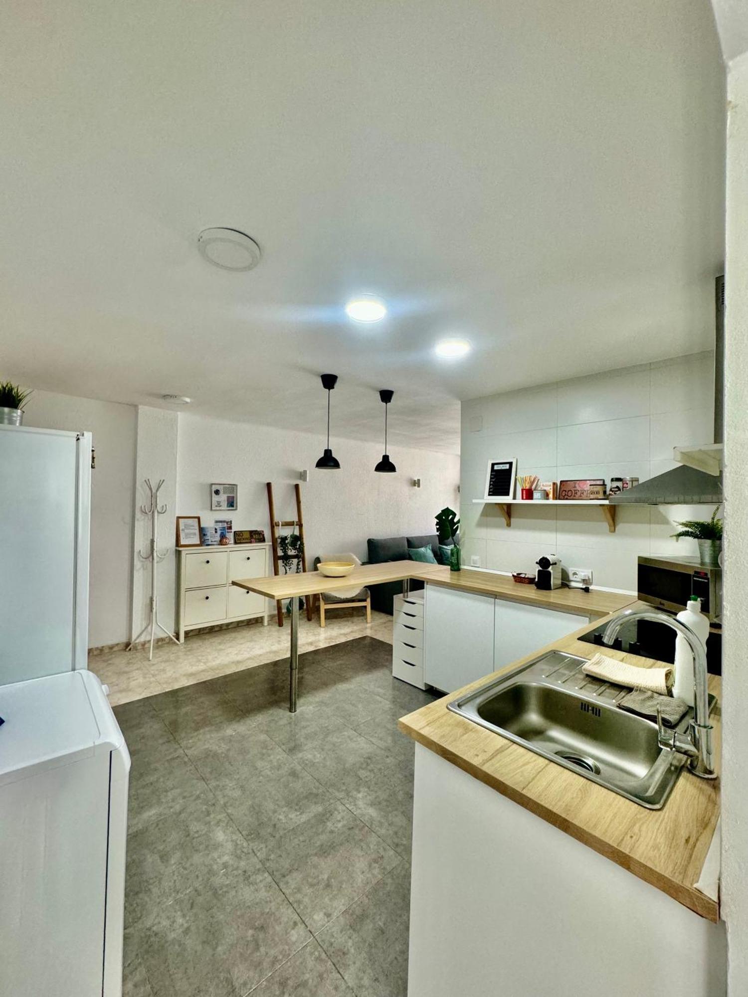 Acogedor Apartamento En マラガ エクステリア 写真