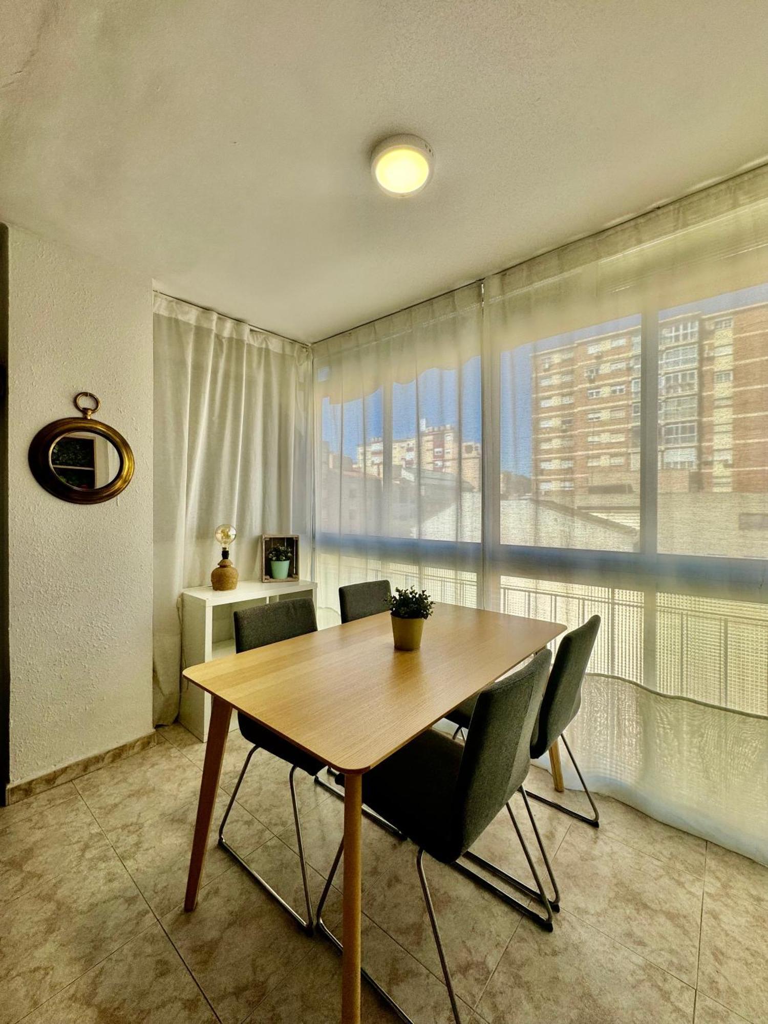 Acogedor Apartamento En マラガ エクステリア 写真